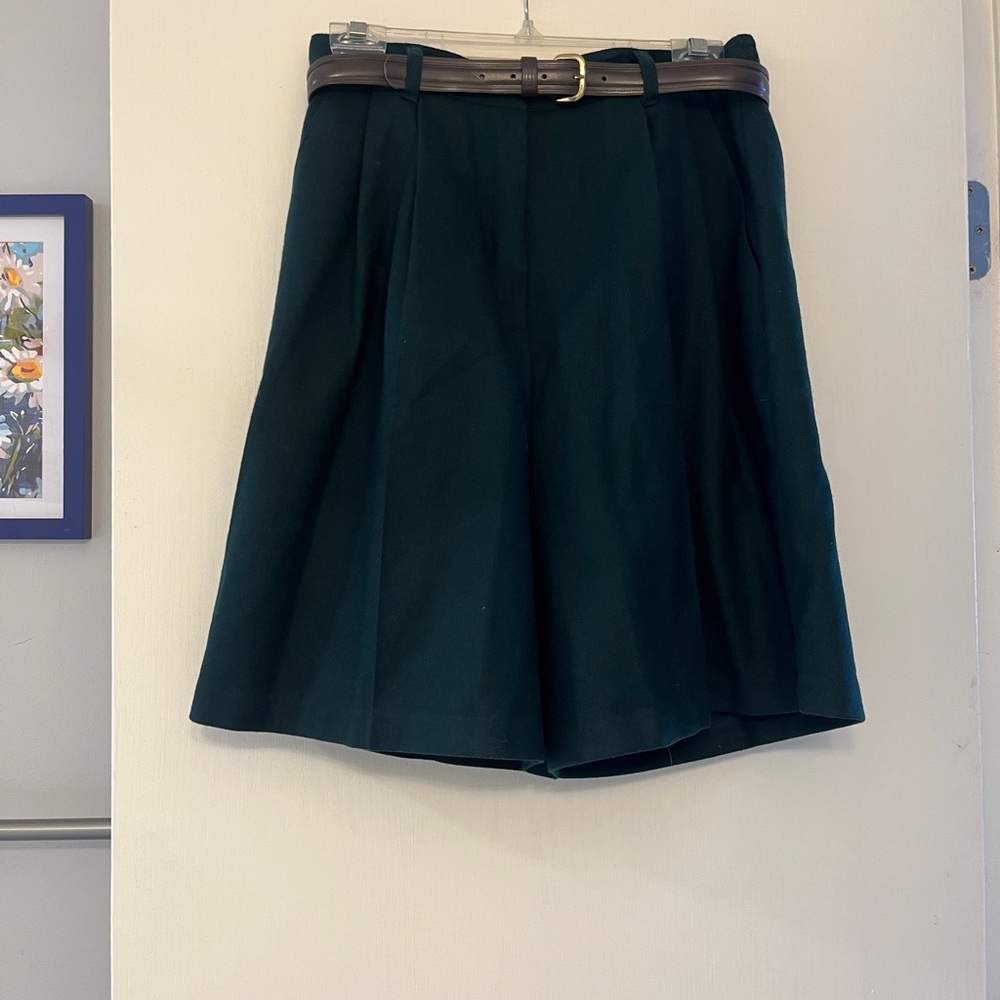 Vintage Sag Harbor 100% Wool 9” High Rise Green Women’s Shorts w/ Belt Sz 14